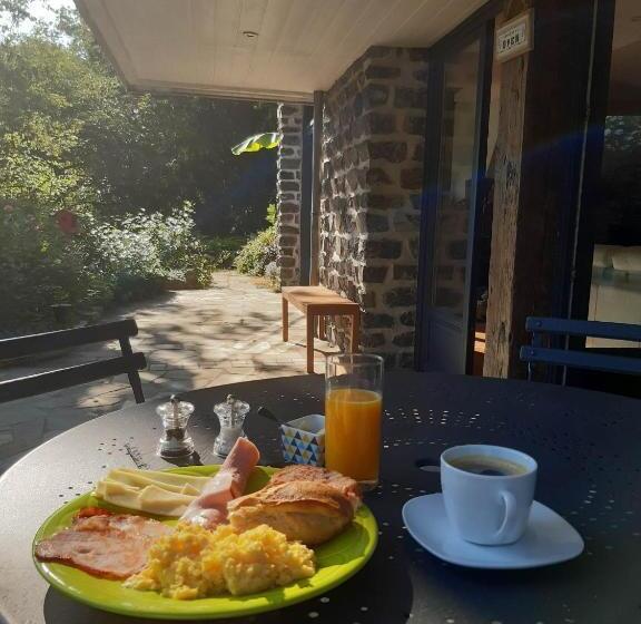 Пансион Chambres D Hôtes La Tour De Bellevue