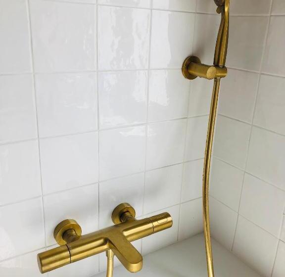 膳宿费 La Maisonnette Du Lac De Genval