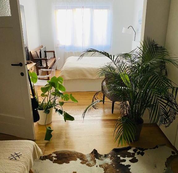 膳宿费 La Maisonnette Du Lac De Genval