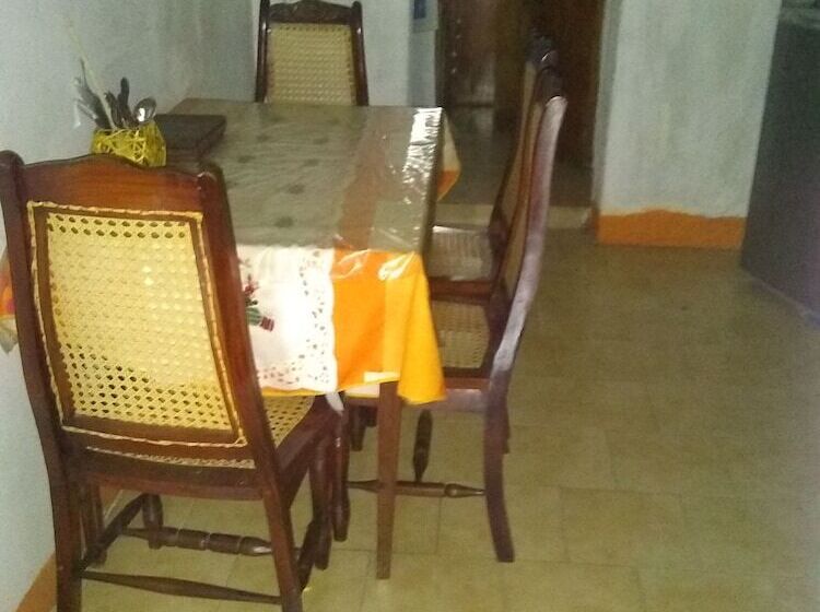 ペンション Room In Guest Room   Posada Green Sea Villa Helen Kilometer 4 Bypass