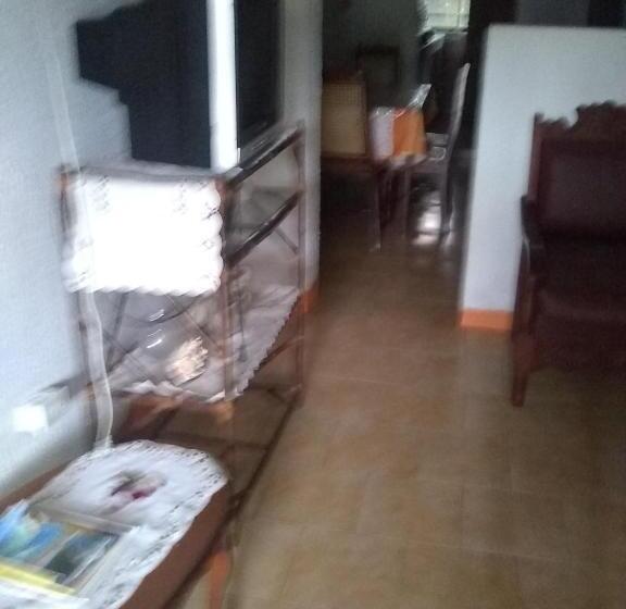 ペンション Room In Guest Room   Posada Green Sea Villa Helen Kilometer 4 Bypass