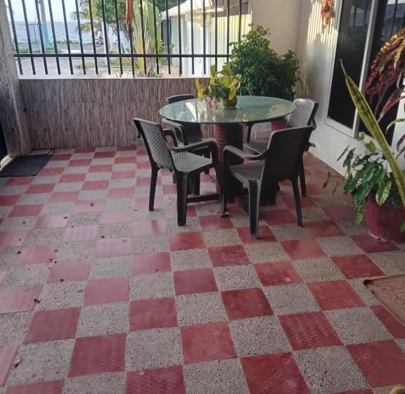 ペンション Room In House   Posada Nativa Green Sea San Luis