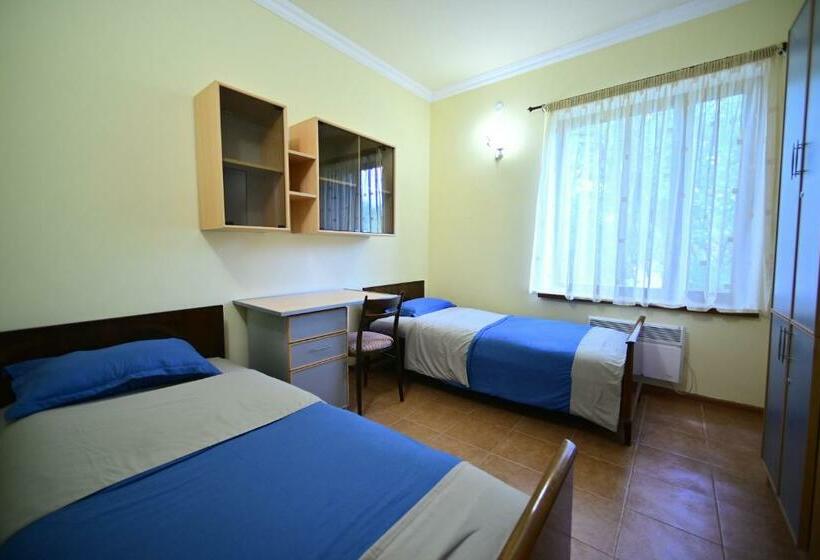 بنسيون Sevan Tarsus Guesthouse