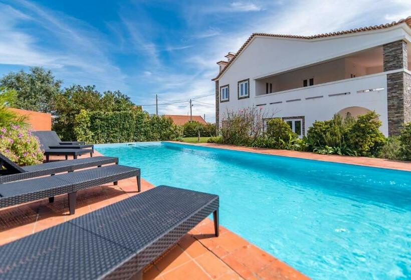 펜션 Vip House   Pool & Beach In Caparica