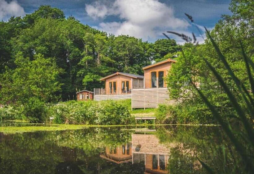 Курорт Awesome Home In Forton, Near Preston With