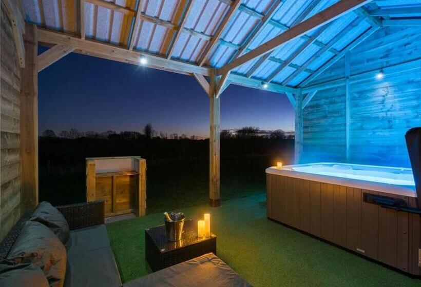 אתר נופש Bowbrook Lodges