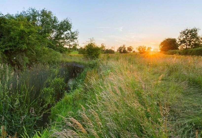 אתר נופש Bowbrook Lodges