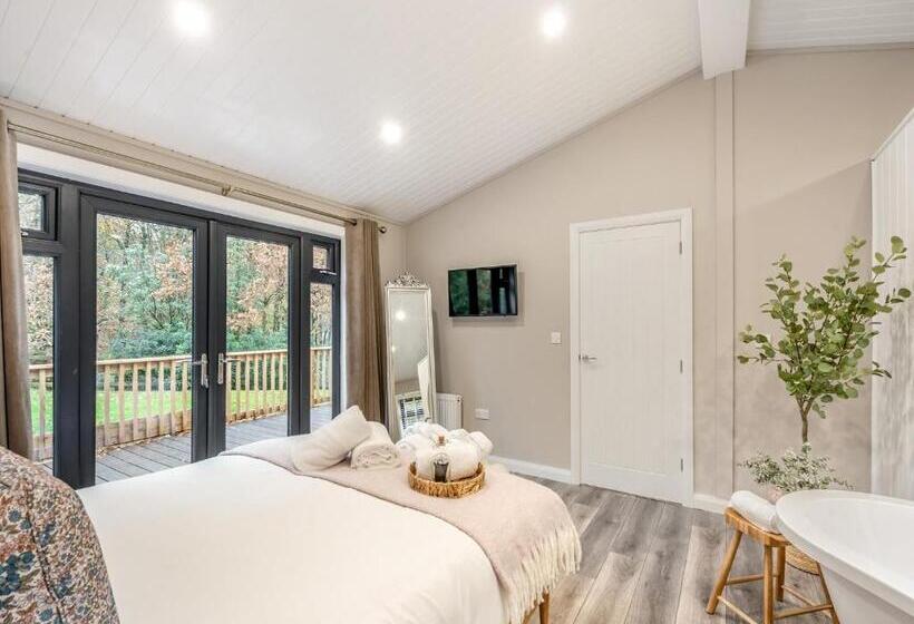 Курорт Charlesworth Lodges