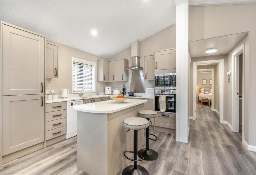 Курорт Charlesworth Lodges