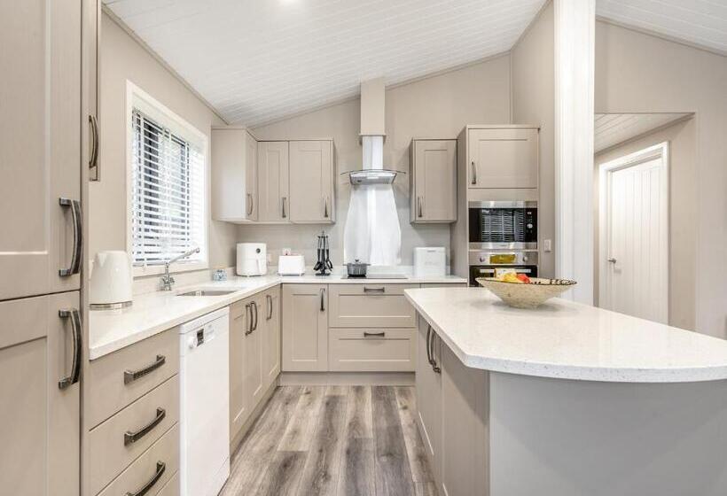 Курорт Charlesworth Lodges