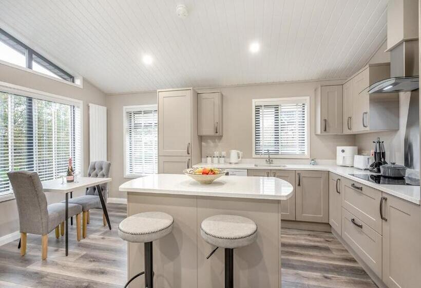 Курорт Charlesworth Lodges