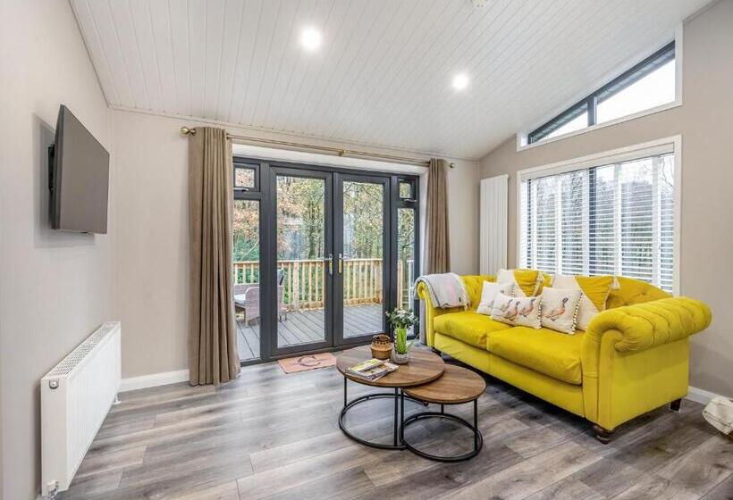 Курорт Charlesworth Lodges