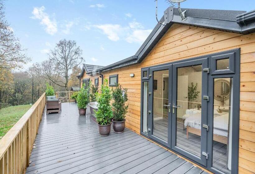 Курорт Charlesworth Lodges