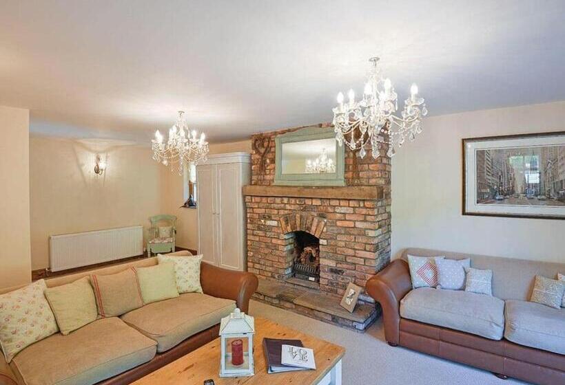 Курорт Charlesworth Lodges