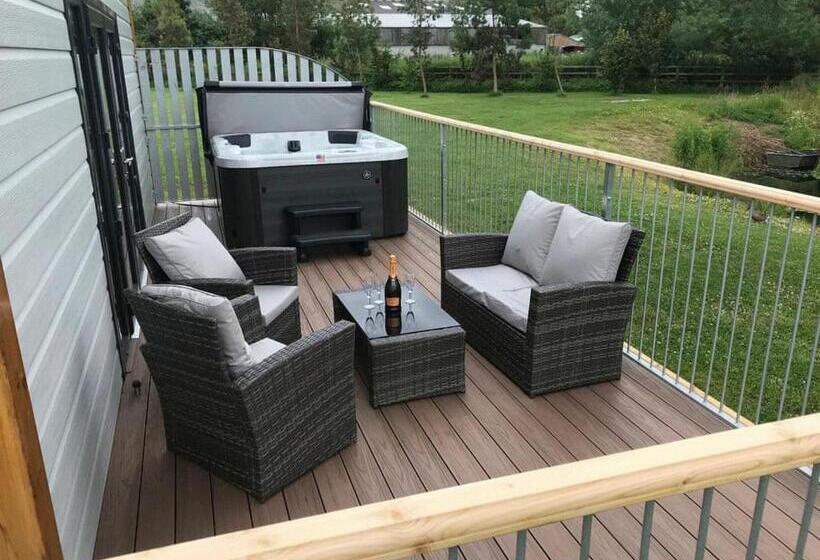 אתר נופש Flaxton Meadows Luxury Lodges