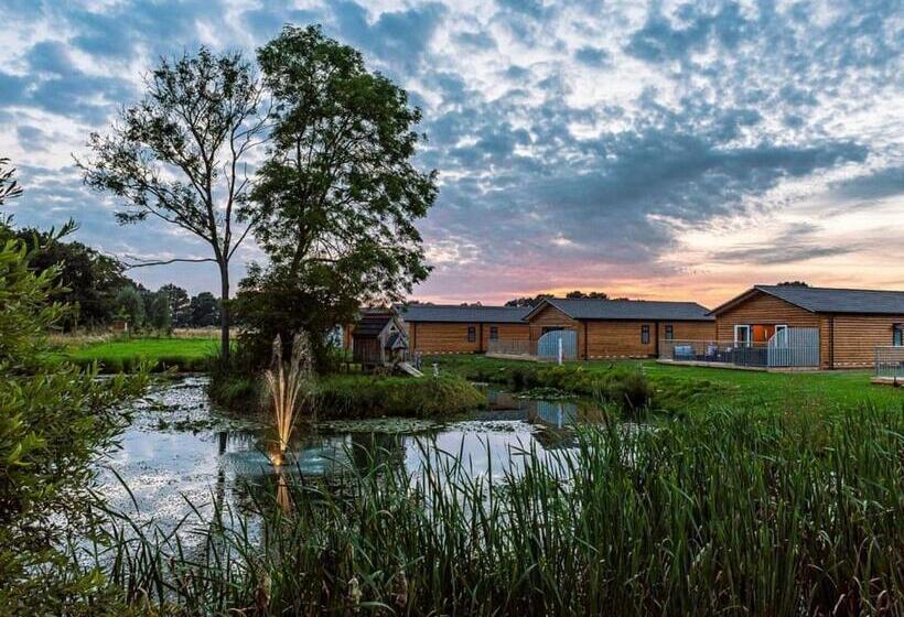 리조트 Flaxton Meadows Luxury Lodges