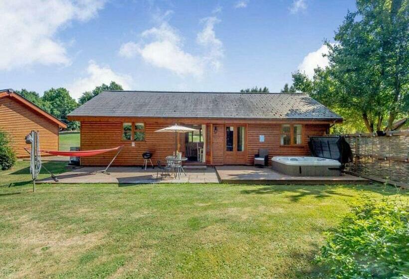 אתר נופש Ford Farm Lodges