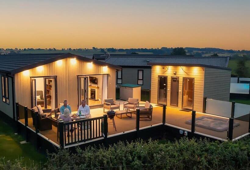 منتجع Heathergate Boutique Holiday Park