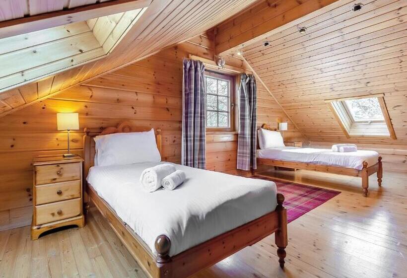 Курорт Wildside Highland Lodges