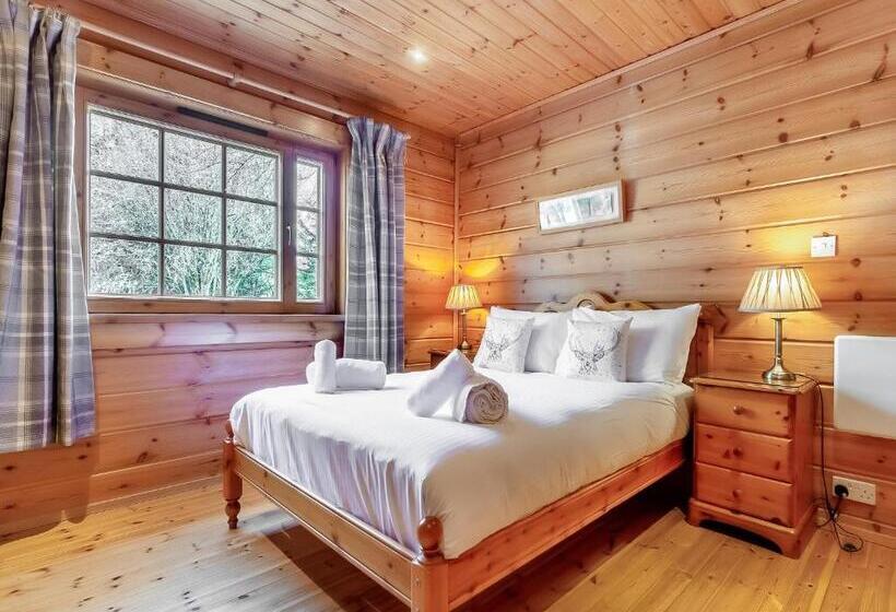 Курорт Wildside Highland Lodges