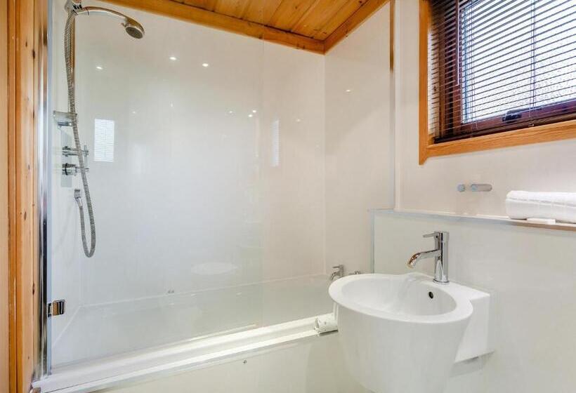 Курорт Wildside Highland Lodges