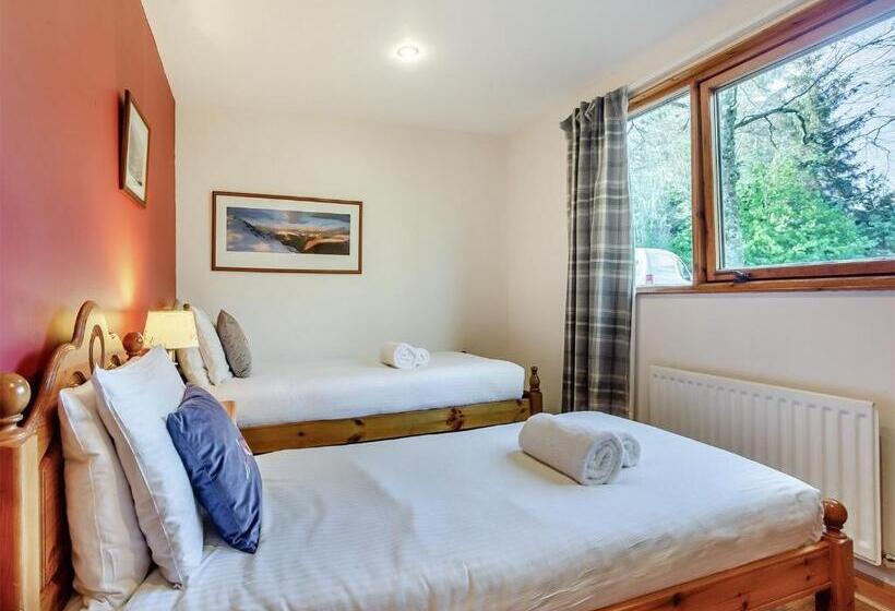 Курорт Wildside Highland Lodges