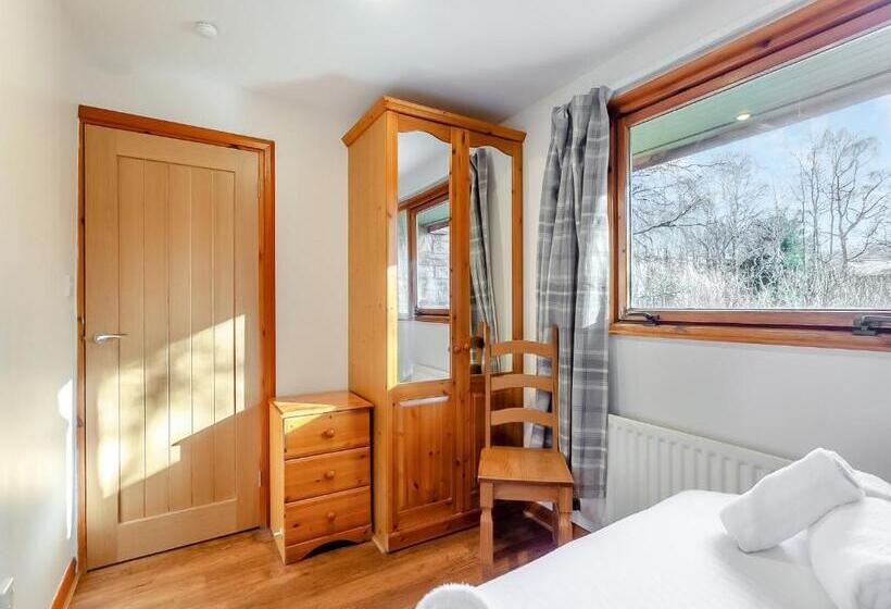 Курорт Wildside Highland Lodges