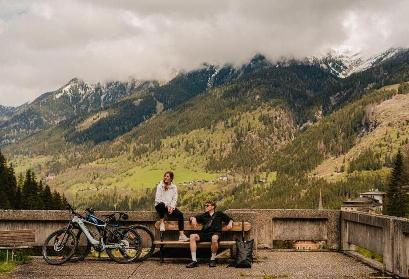 The Comodo Bad Gastein, A Member Of Design Hotels