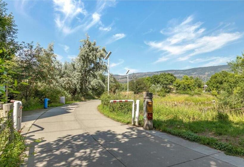 Vacation At Discovery Bay Resort