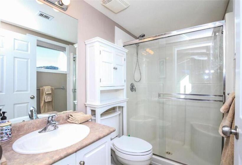 Vacation At Discovery Bay Resort