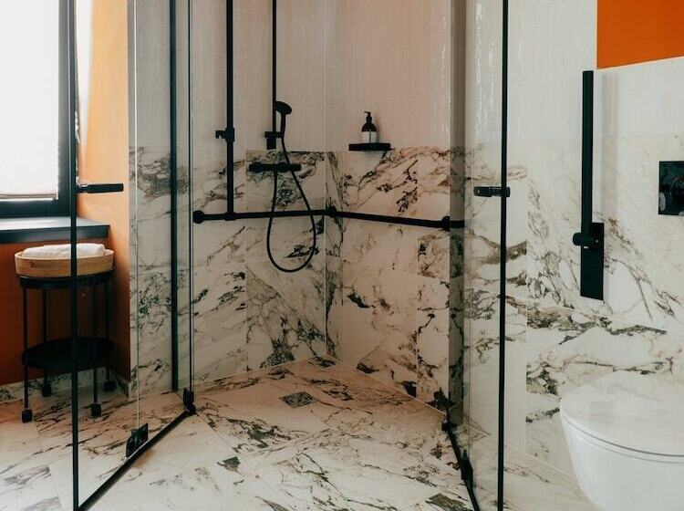 Weltwien Luxury Art Apartments & Free Parking