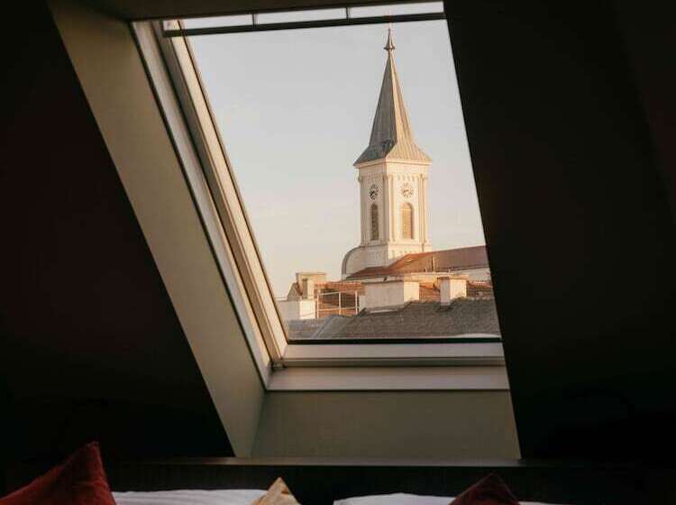 Weltwien Luxury Art Apartments & Free Parking