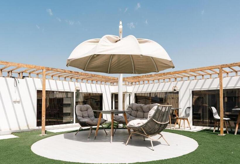 Beach Garden Hotel By Staytion