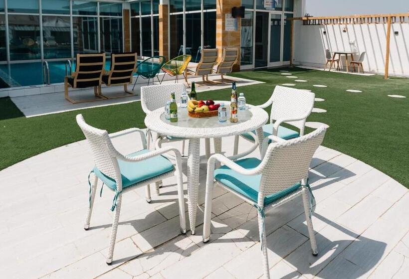 Beach Garden Hotel By Staytion