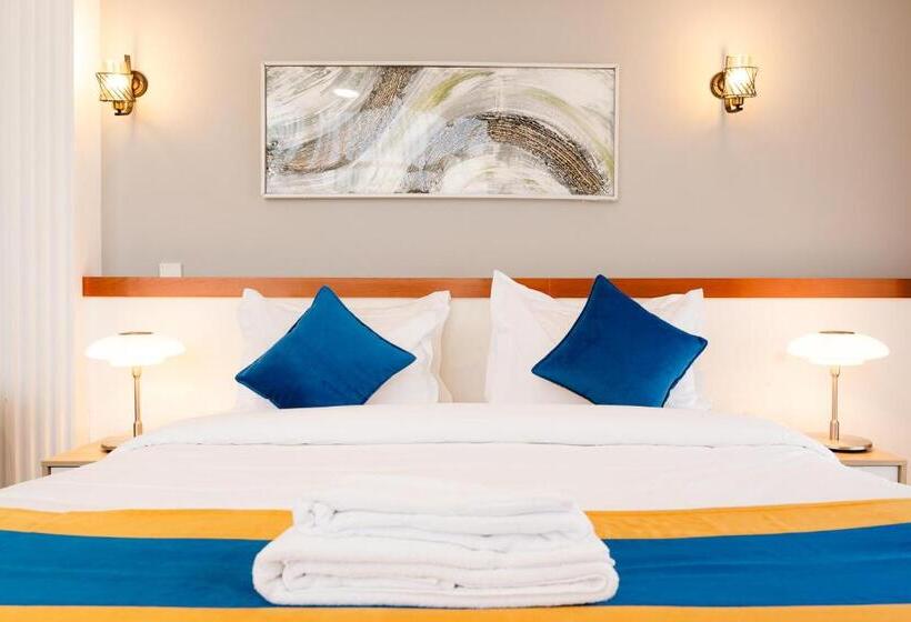 Beach Garden Hotel By Staytion