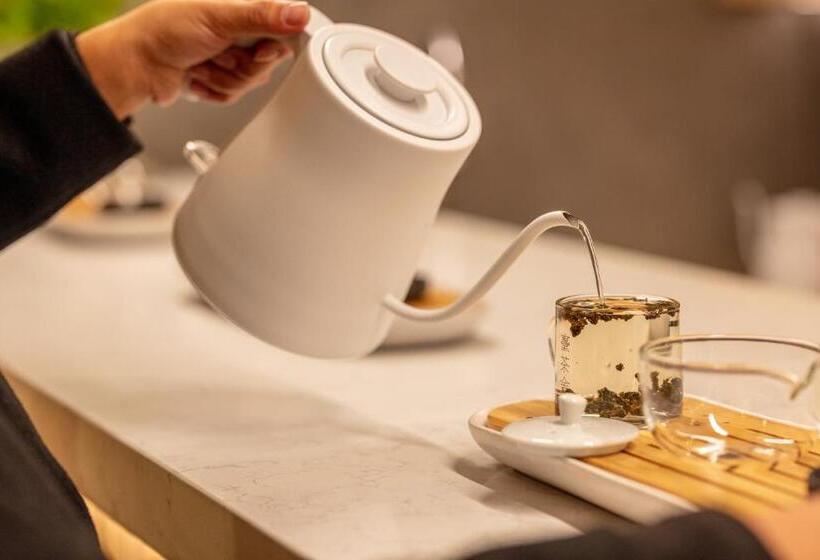 Общежитие Cho Stay Capsule Hotel Taoyuan Airport T2