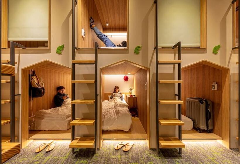 Общежитие Cho Stay Capsule Hotel Taoyuan Airport T2