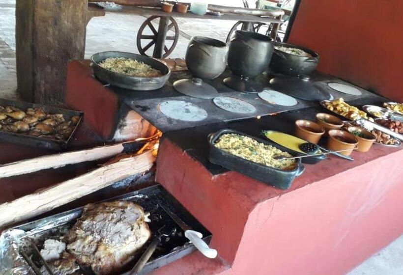 ユースホステル Pousada E Restaurante Village Mantovani