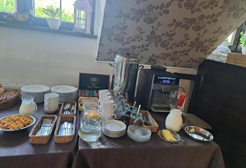 הוסטל Zajazd Drogorad Restauracja I Noclegi