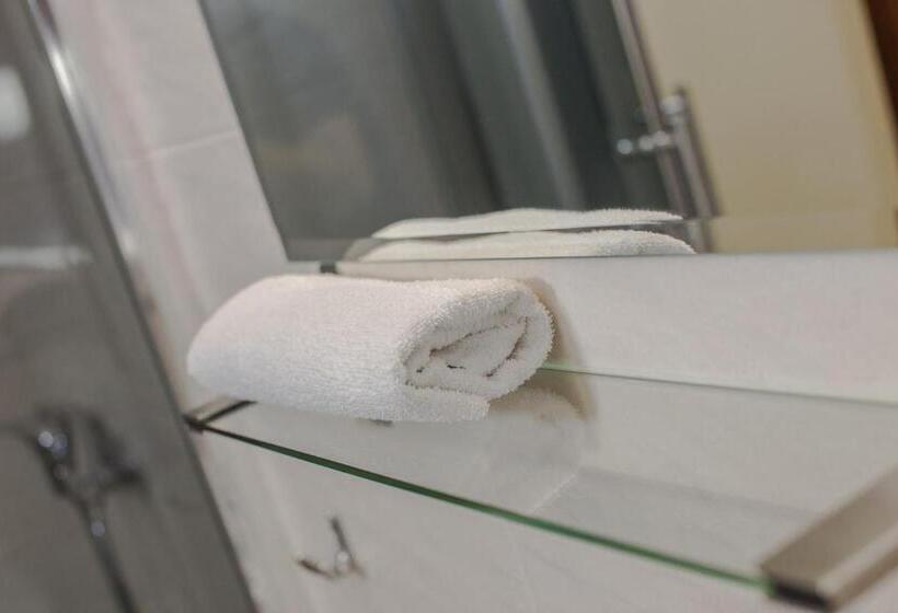 הוסטל Zajazd Drogorad Restauracja I Noclegi