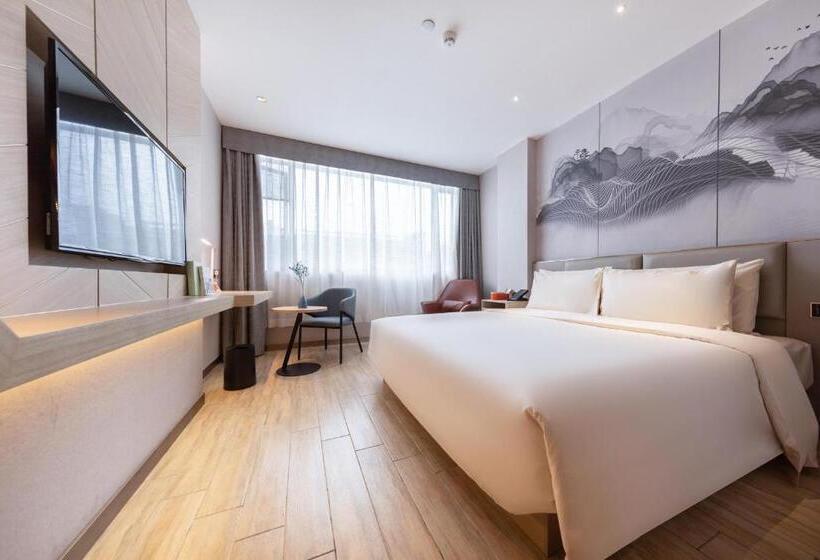 Atour X Hotel Shenzhen Longhua Dalang Commercial Center