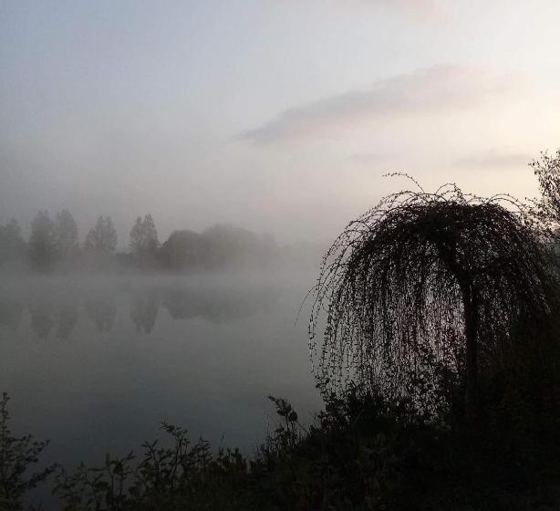 ベッドアンドブレックファースト By The Lake