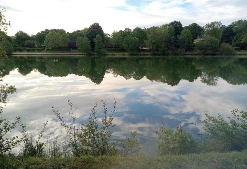 ベッドアンドブレックファースト By The Lake