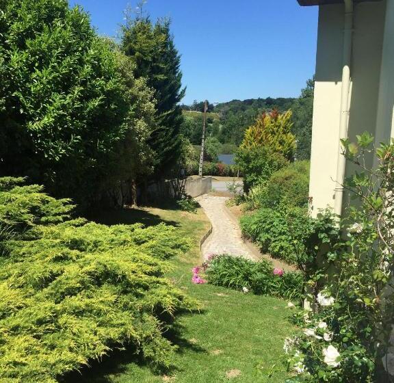 ベッドアンドブレックファースト By The Lake