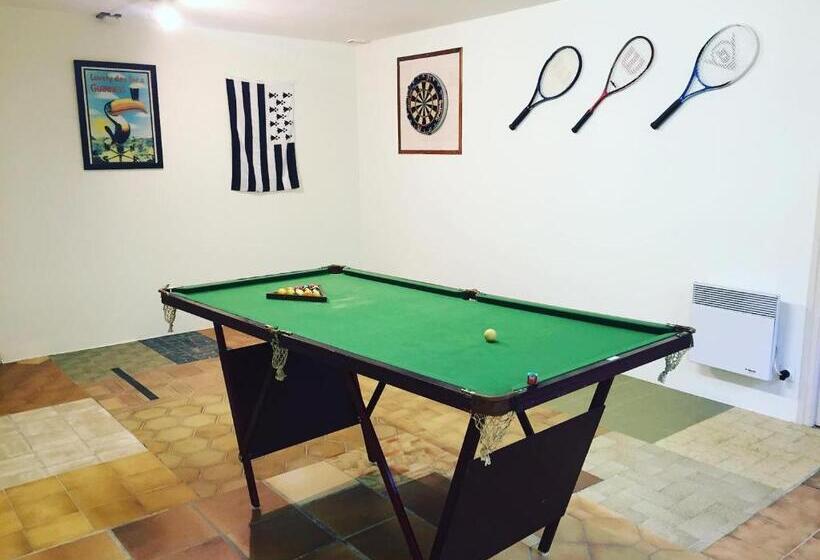 住宿加早餐  By The Lake