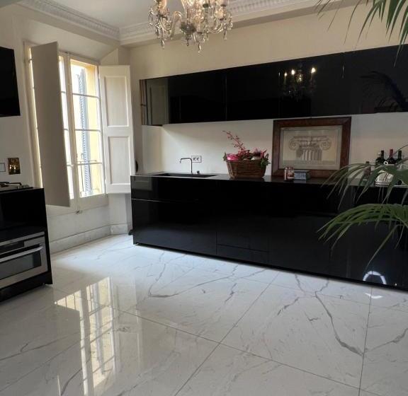 تختخواب و صبحانه Castiglione 27 Luxury Suite