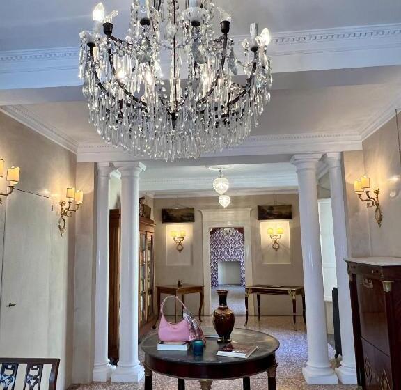 تختخواب و صبحانه Castiglione 27 Luxury Suite