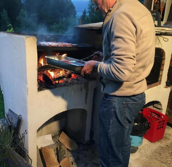 مبيت وإفطار Chambres D Hôtes Des Bauges Route 26 57