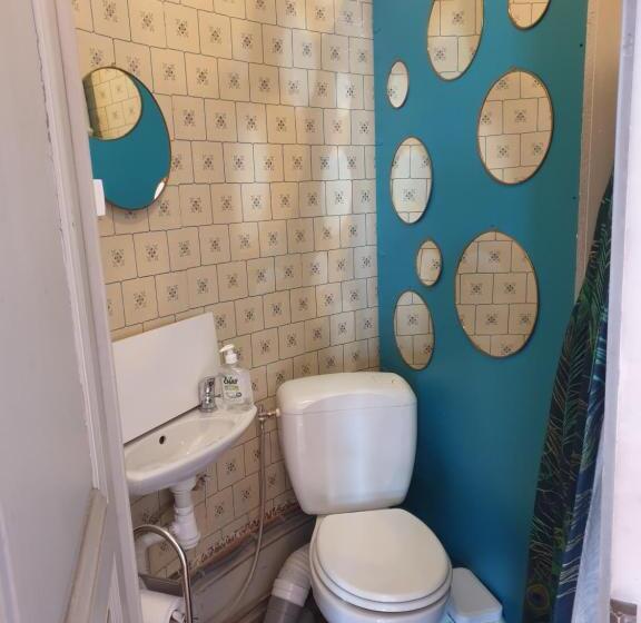 민박 Château De Saint Bonnet Les Oules