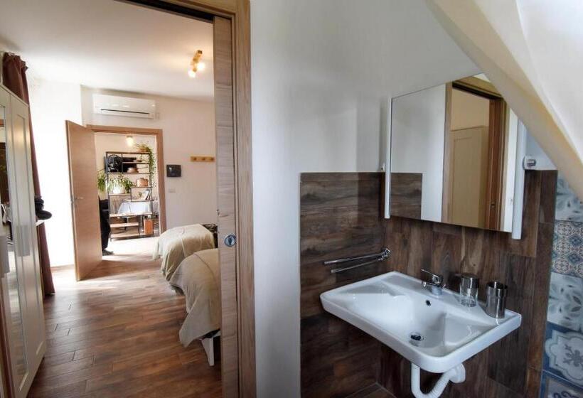 민박 Favetto Family Ranch